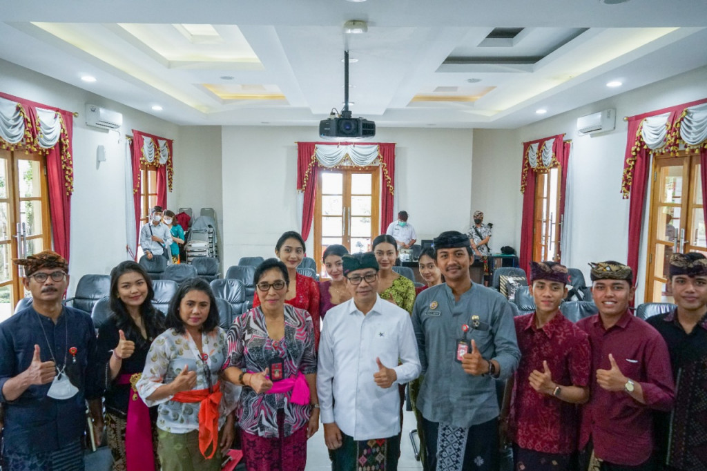 Wabup Ketut Suiasa Terima Audiensi Finalis Jegeg Bagus Badung